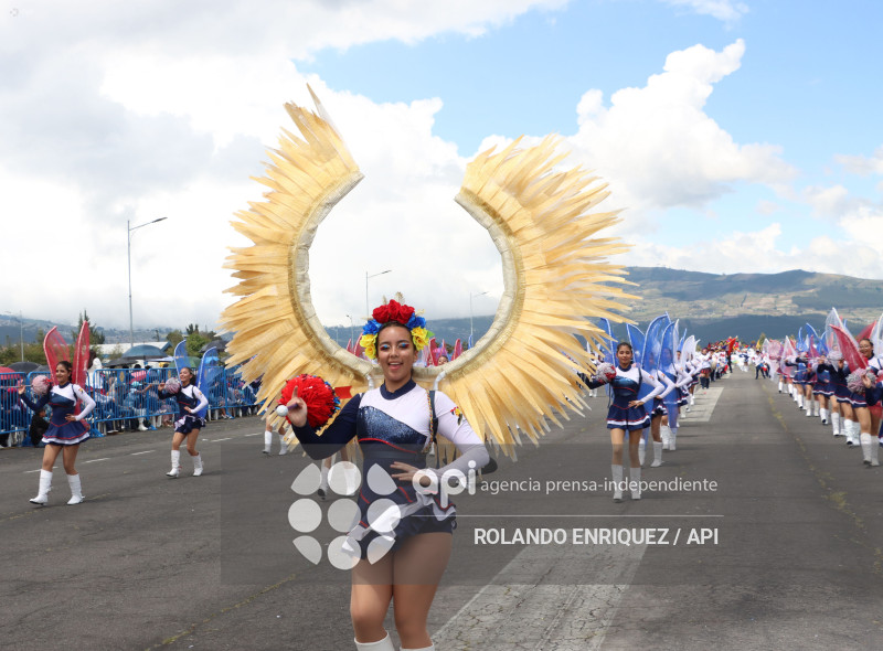 DESFILE CONFRATERNIDAD