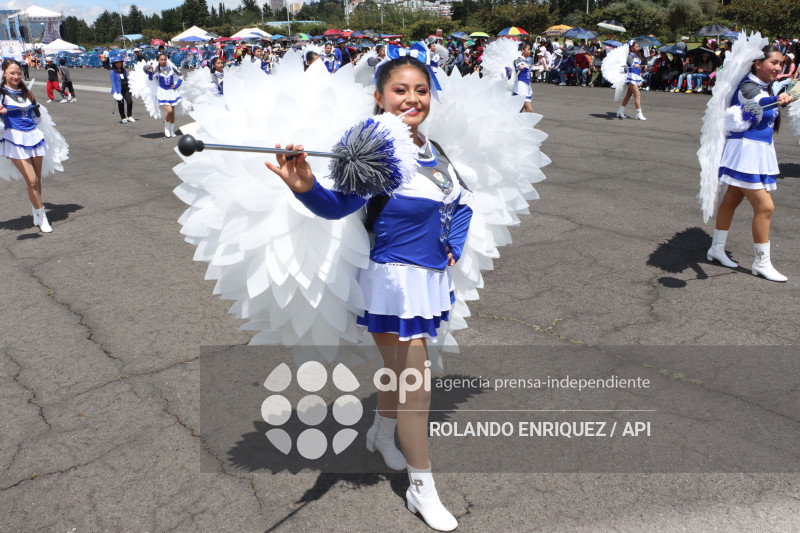 DESFILE CONFRATERNIDAD