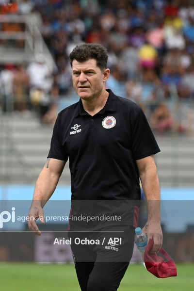 FBL-LIGA ECUABET-MANTA-VINO TINTO