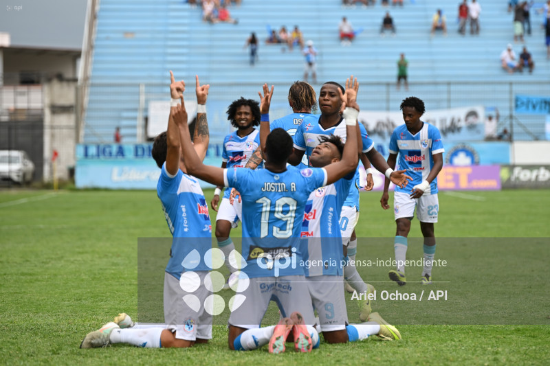 FBL-LIGA ECUABET-MANTA-VINO TINTO