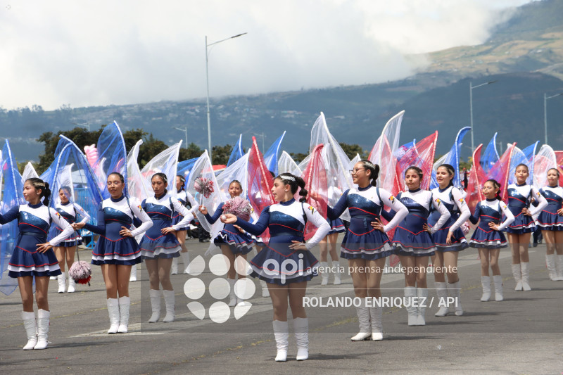 DESFILE CONFRATERNIDAD