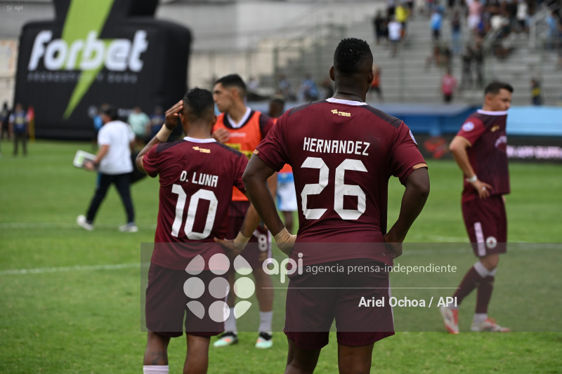 FBL-LIGA ECUABET-MANTA-VINO TINTO