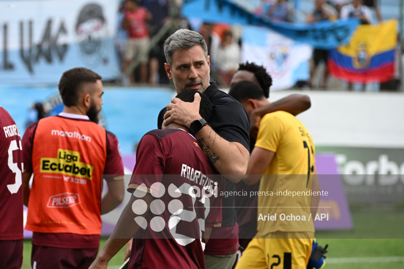 FBL-LIGA ECUABET-MANTA-VINO TINTO