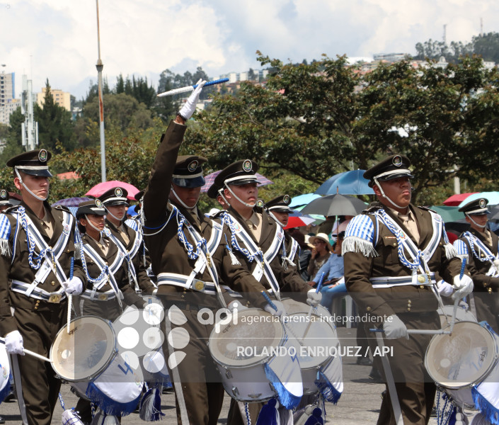 DESFILE CONFRATERNIDAD