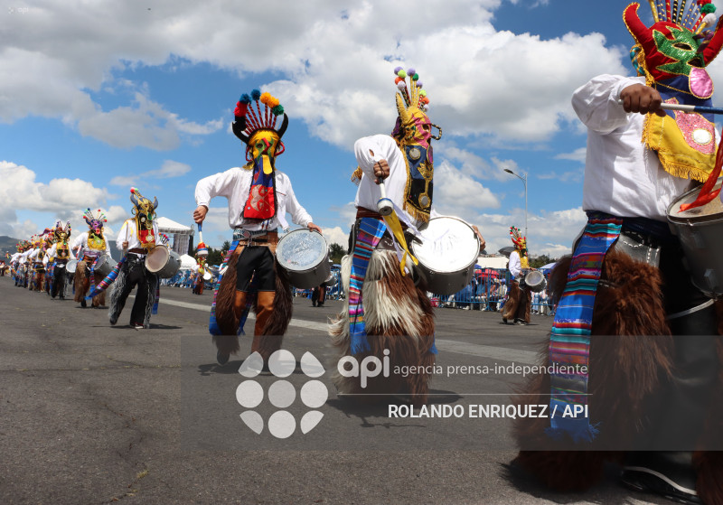 DESFILE CONFRATERNIDAD