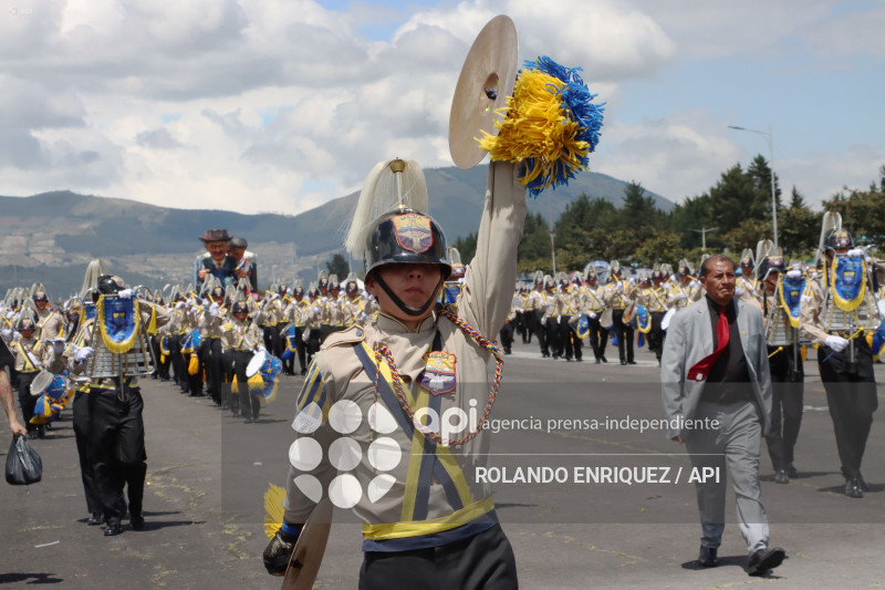 DESFILE CONFRATERNIDAD