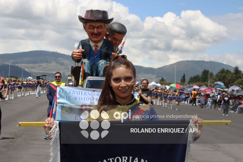 DESFILE CONFRATERNIDAD