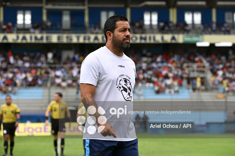 FBL-LIGA ECUABET-MANTA-VINO TINTO