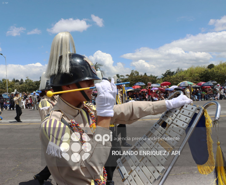 DESFILE CONFRATERNIDAD