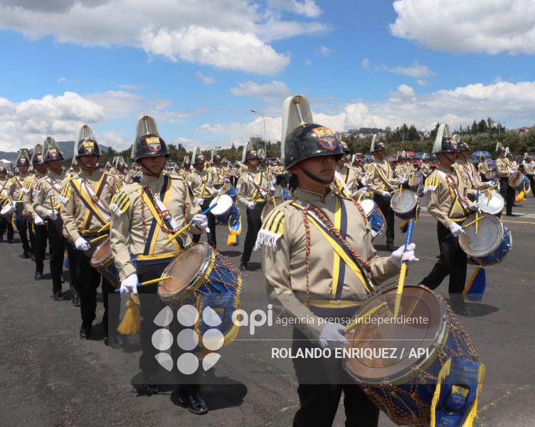 DESFILE CONFRATERNIDAD