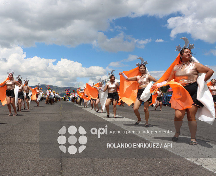 DESFILE CONFRATERNIDAD