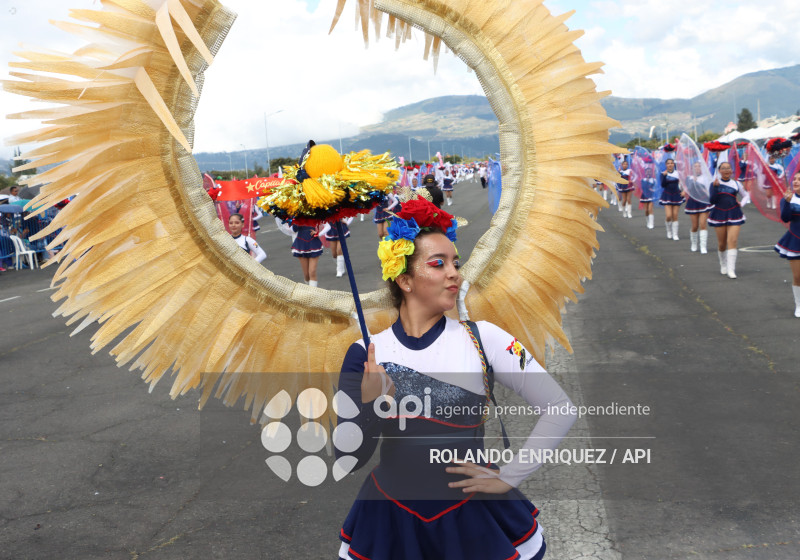 DESFILE CONFRATERNIDAD
