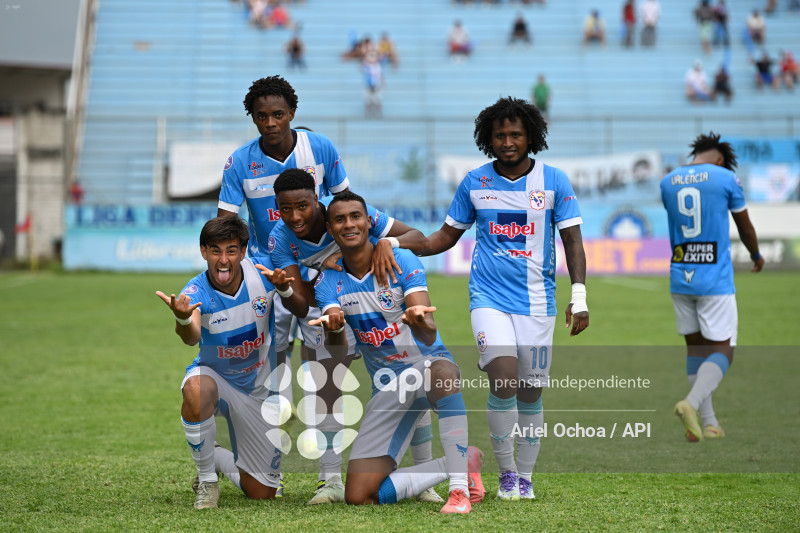 FBL-LIGA ECUABET-MANTA-VINO TINTO