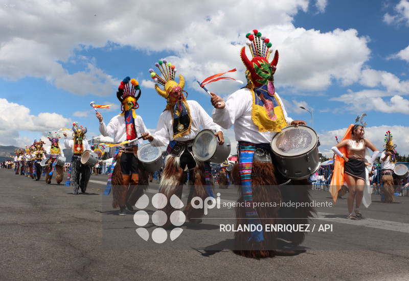 DESFILE CONFRATERNIDAD