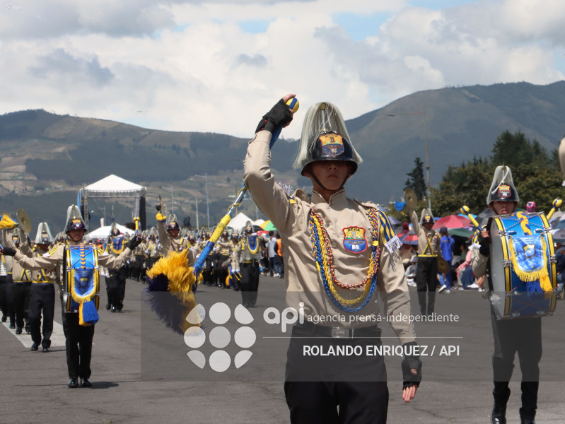 DESFILE CONFRATERNIDAD
