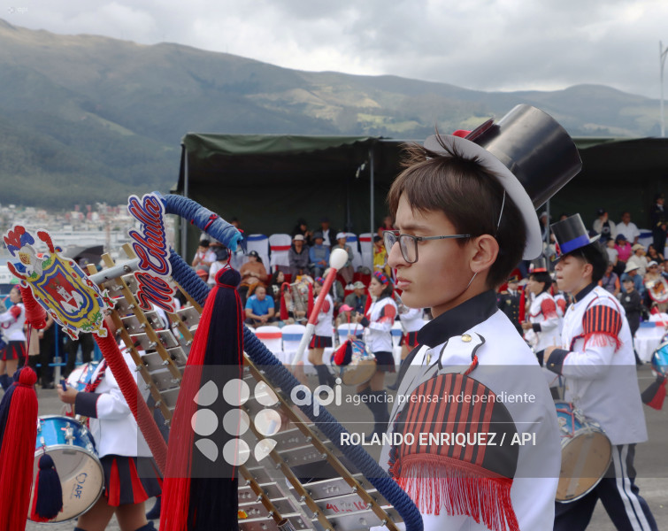DESFILE CONFRATERNIDAD