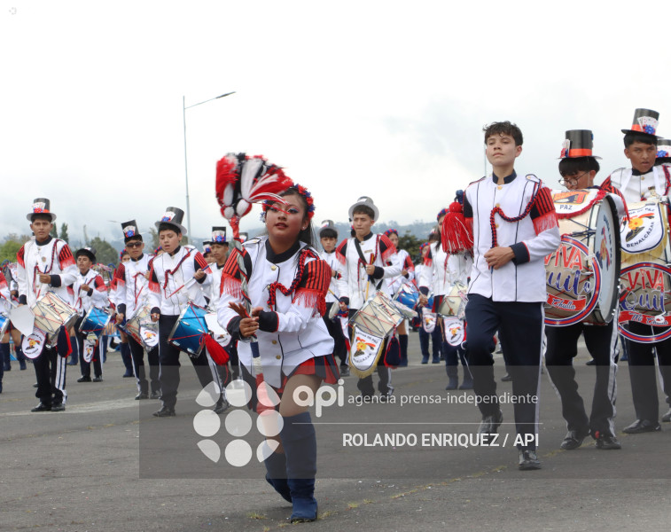 DESFILE CONFRATERNIDAD