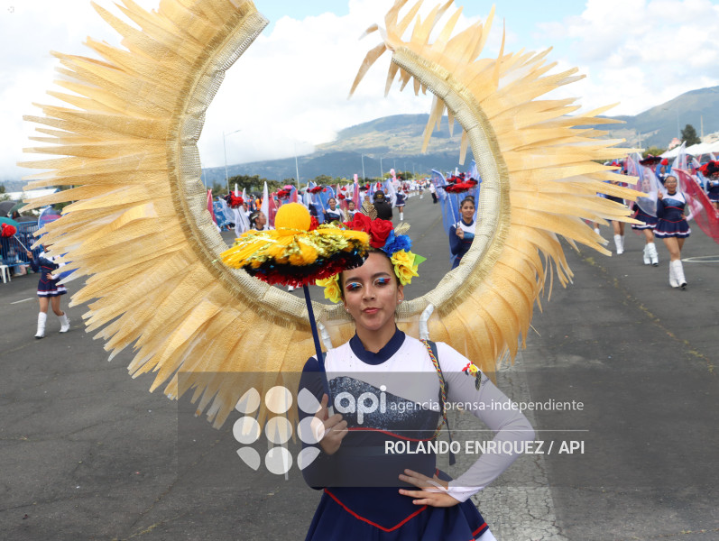DESFILE CONFRATERNIDAD