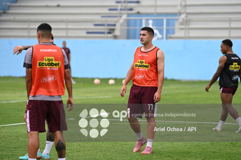 FBL-LIGA ECUABET-MANTA-VINO TINTO