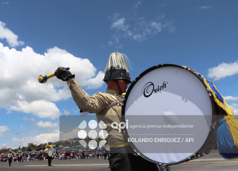DESFILE CONFRATERNIDAD