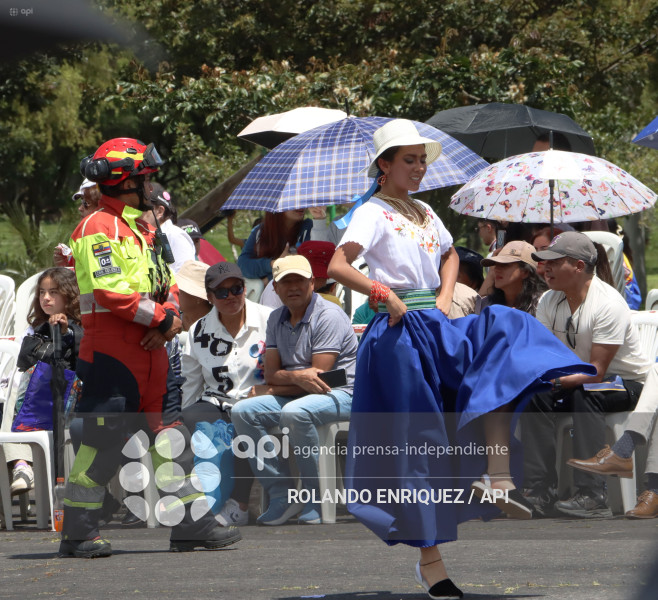 DESFILE CONFRATERNIDAD