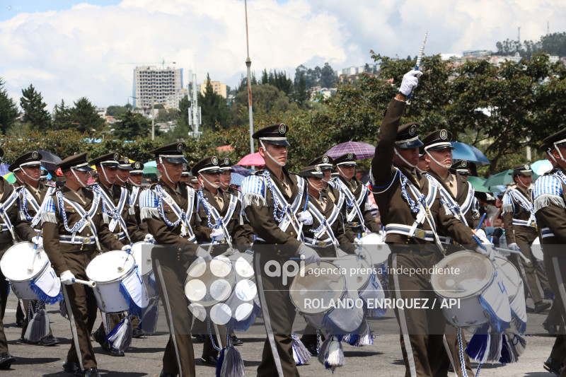DESFILE CONFRATERNIDAD