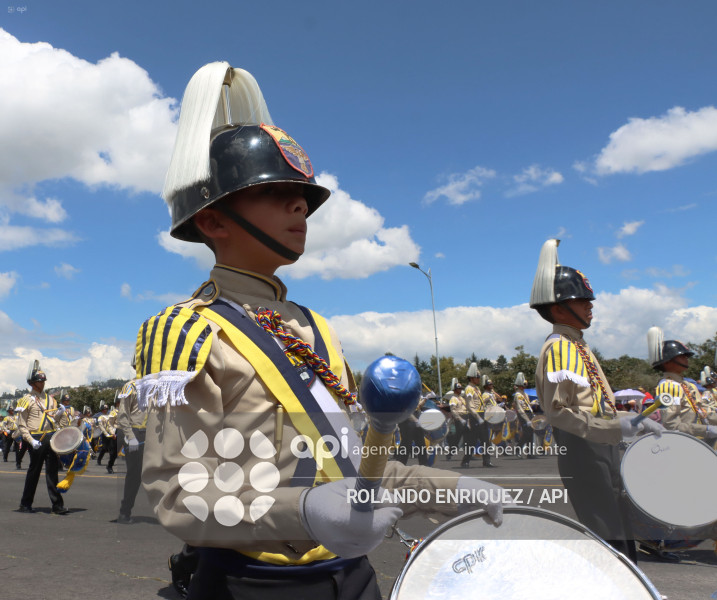 DESFILE CONFRATERNIDAD
