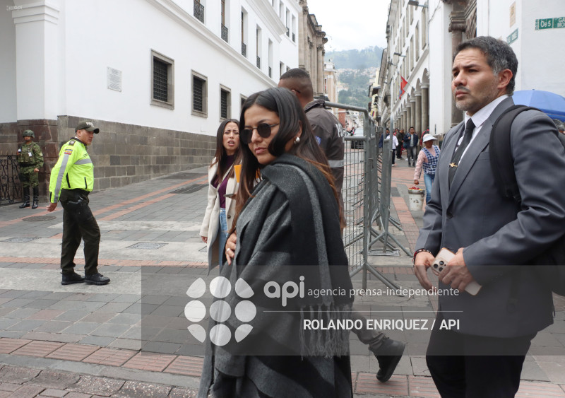 AMANDA VILLAVICENCIO CARONDELET