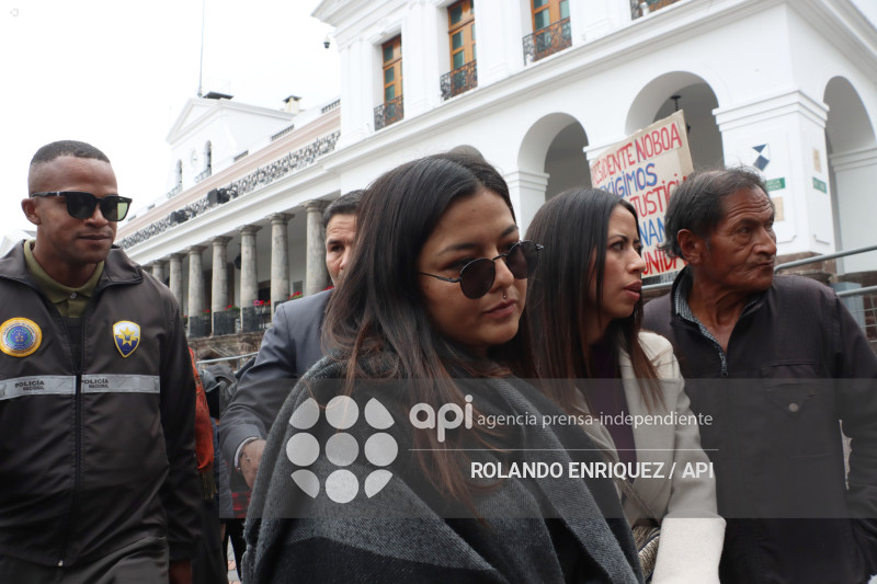 AMANDA VILLAVICENCIO CARONDELET