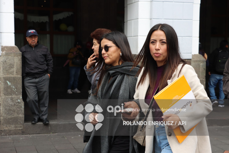 AMANDA VILLAVICENCIO CARONDELET