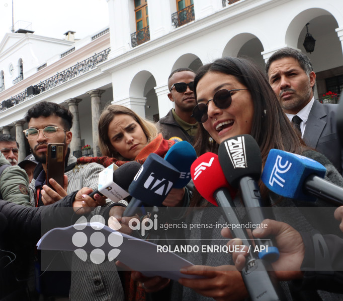 AMANDA VILLAVICENCIO CARONDELET