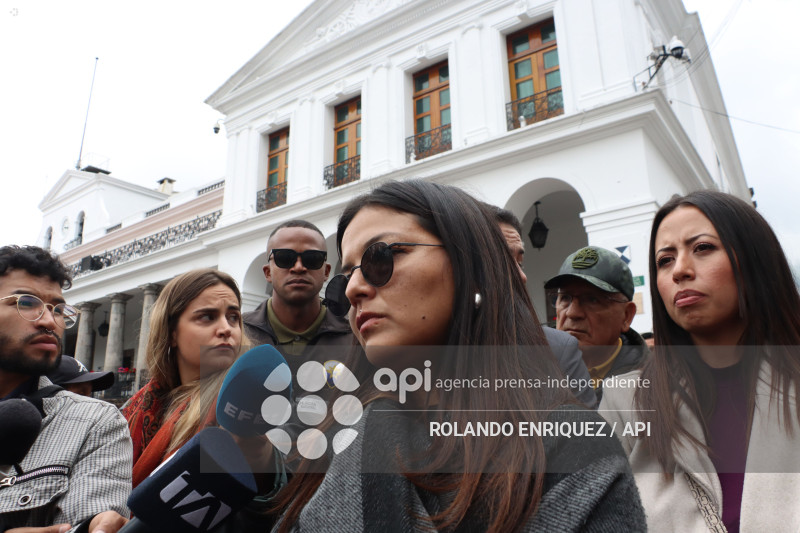 AMANDA VILLAVICENCIO CARONDELET