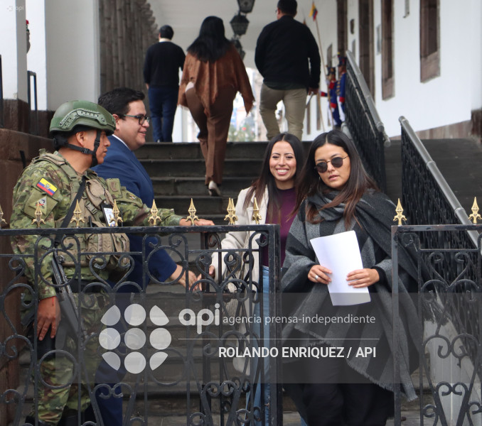 AMANDA VILLAVICENCIO CARONDELET