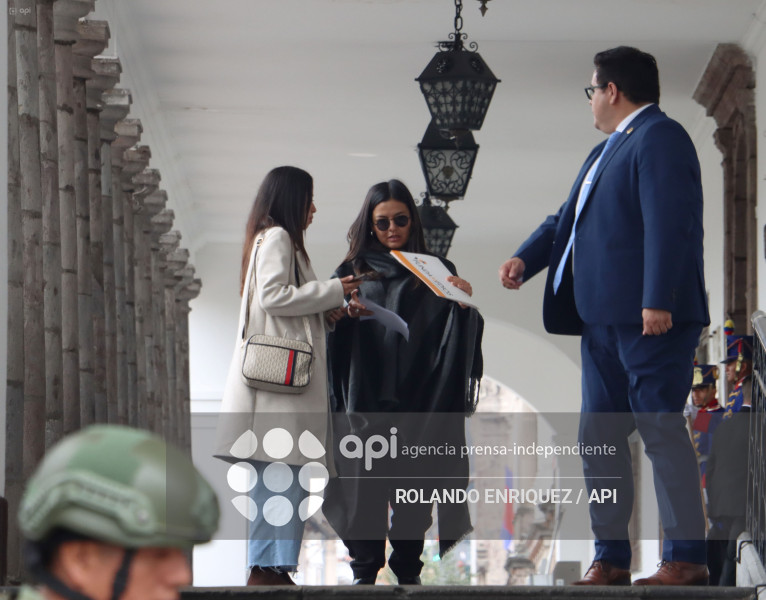 AMANDA VILLAVICENCIO CARONDELET