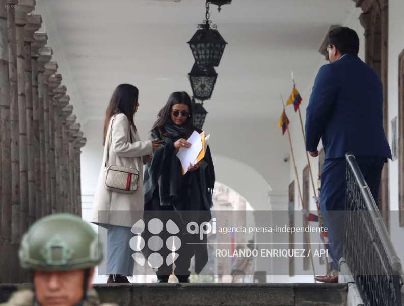 AMANDA VILLAVICENCIO CARONDELET