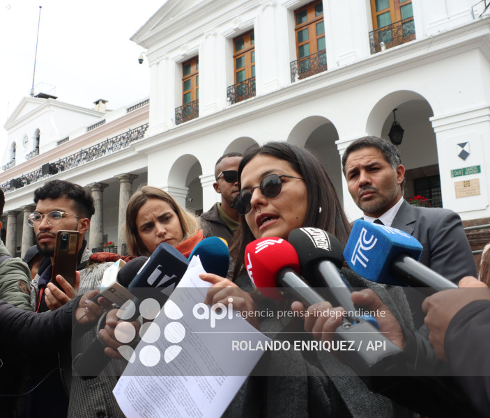 AMANDA VILLAVICENCIO CARONDELET