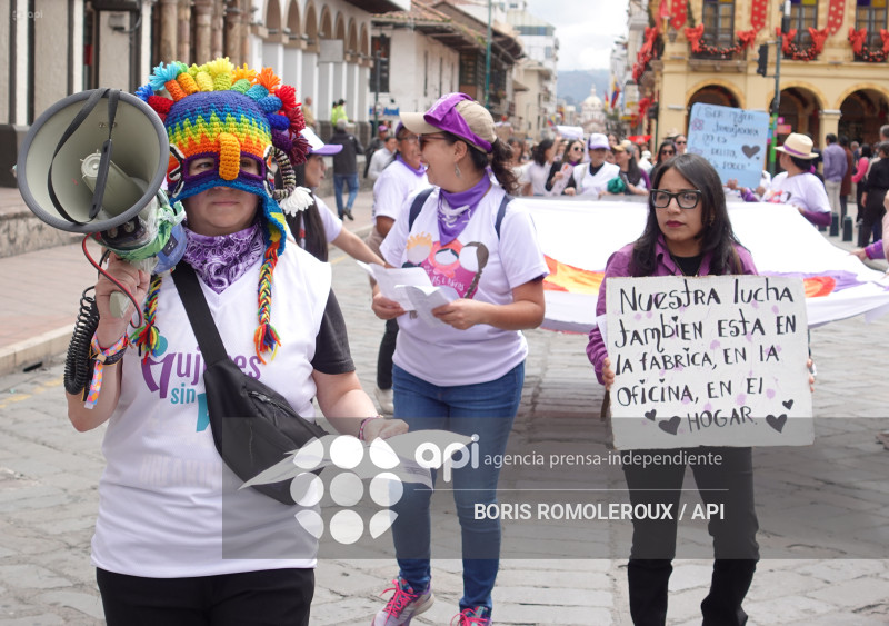 CUENCA-MARCHA-DIA INTERNACIONAL-NO VIOLENCIA