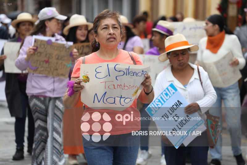 CUENCA-MARCHA-DIA INTERNACIONAL-NO VIOLENCIA