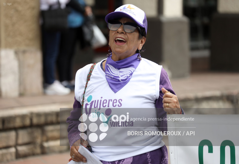 CUENCA-MARCHA-DIA INTERNACIONAL-NO VIOLENCIA