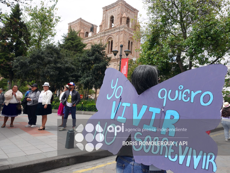 CUENCA-MARCHA-DIA INTERNACIONAL-NO VIOLENCIA