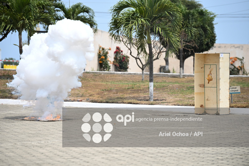 MANTA-POLICIA-EXPLOSIVOS