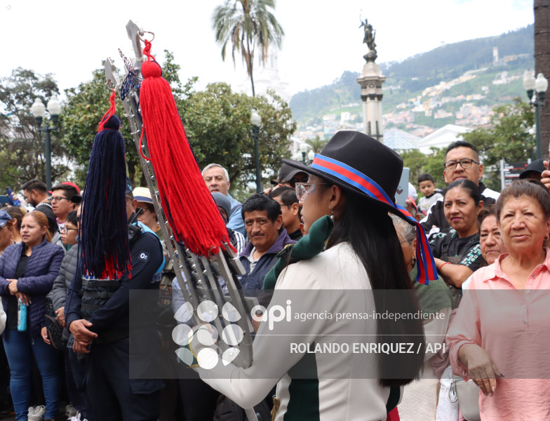 DESFILE DE LOS MERCADOS DE QUITO