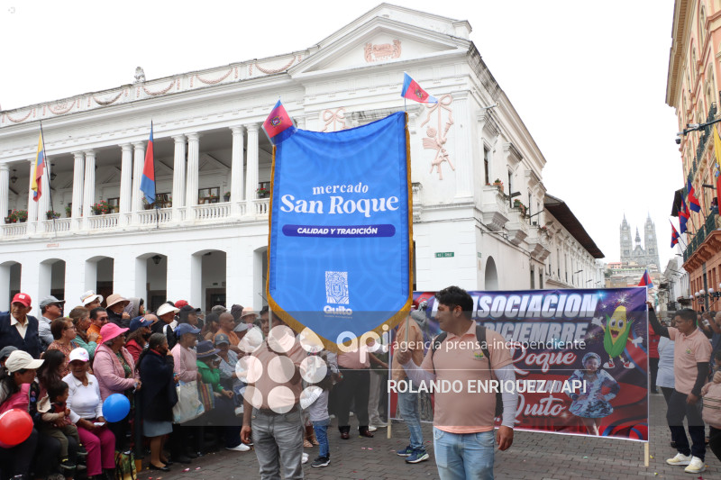 DESFILE DE LOS MERCADOS DE QUITO