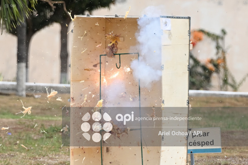 MANTA-POLICIA-EXPLOSIVOS