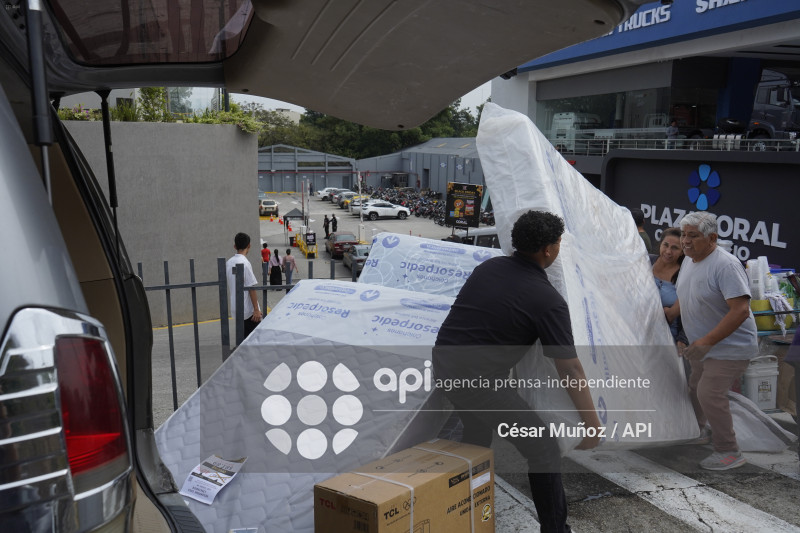 GYE-BLACK FRIDAY CORAL