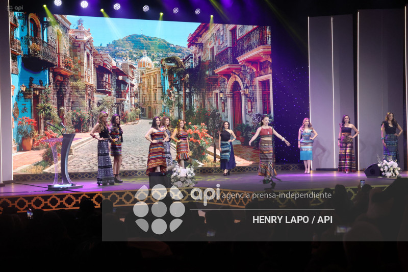 ELECCION REINA SAN FRANCISCO DE QUITO