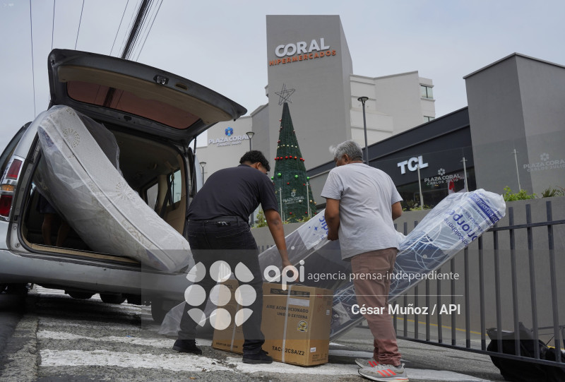 GYE-BLACK FRIDAY CORAL