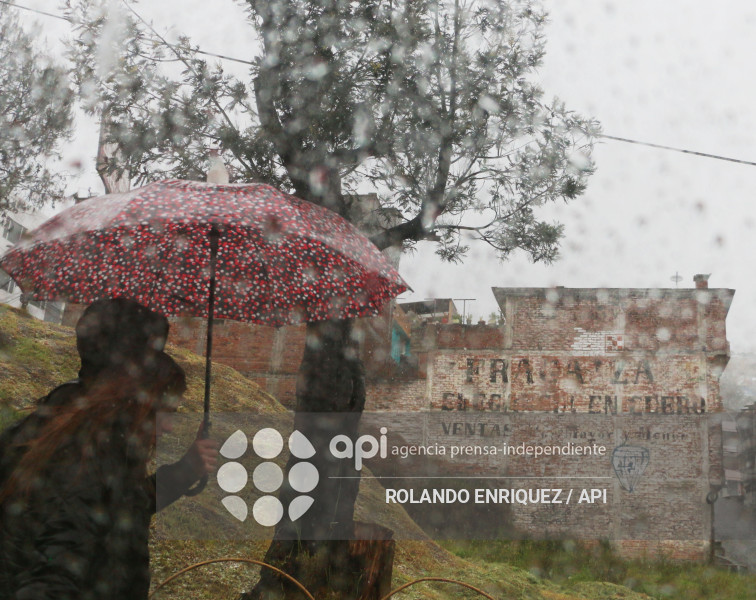 LLUVIA QUITO