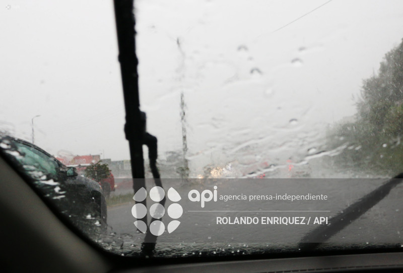 LLUVIA QUITO