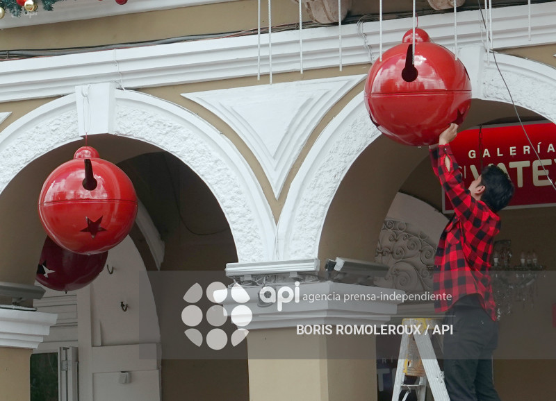 CUENCA-ADORNOS NAVIDEÑOS-CENTRO HISTORICO